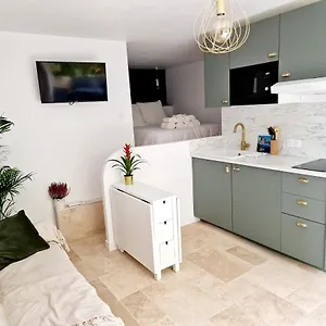  Appartement Au Bas Des Cretes En Bas De A Proche De La Et De Marseille