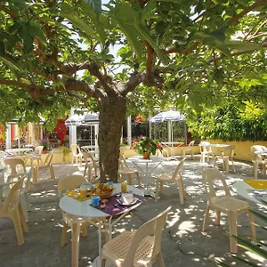 2* Hotel La Croix De Malte